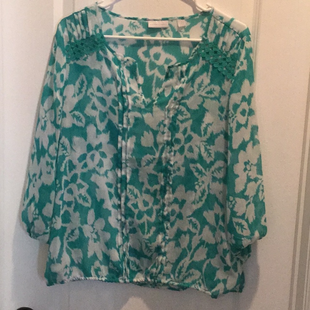 New York and Company top!!! - Picture 2 of 2